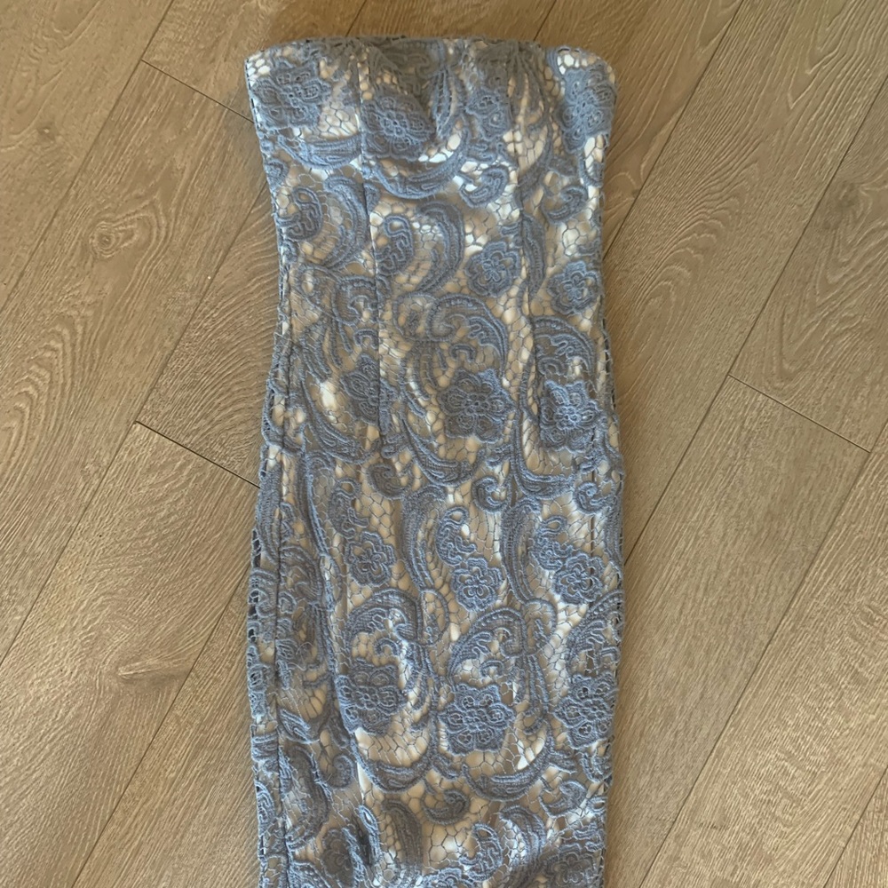 Lulu’s Strapless Embroidered Midi Dress